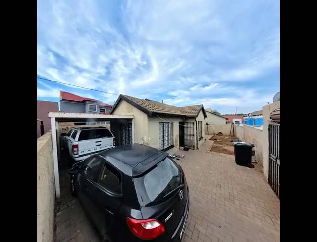 3 BEDROOM HOUSE FOR SALE IN CLAYVILLE